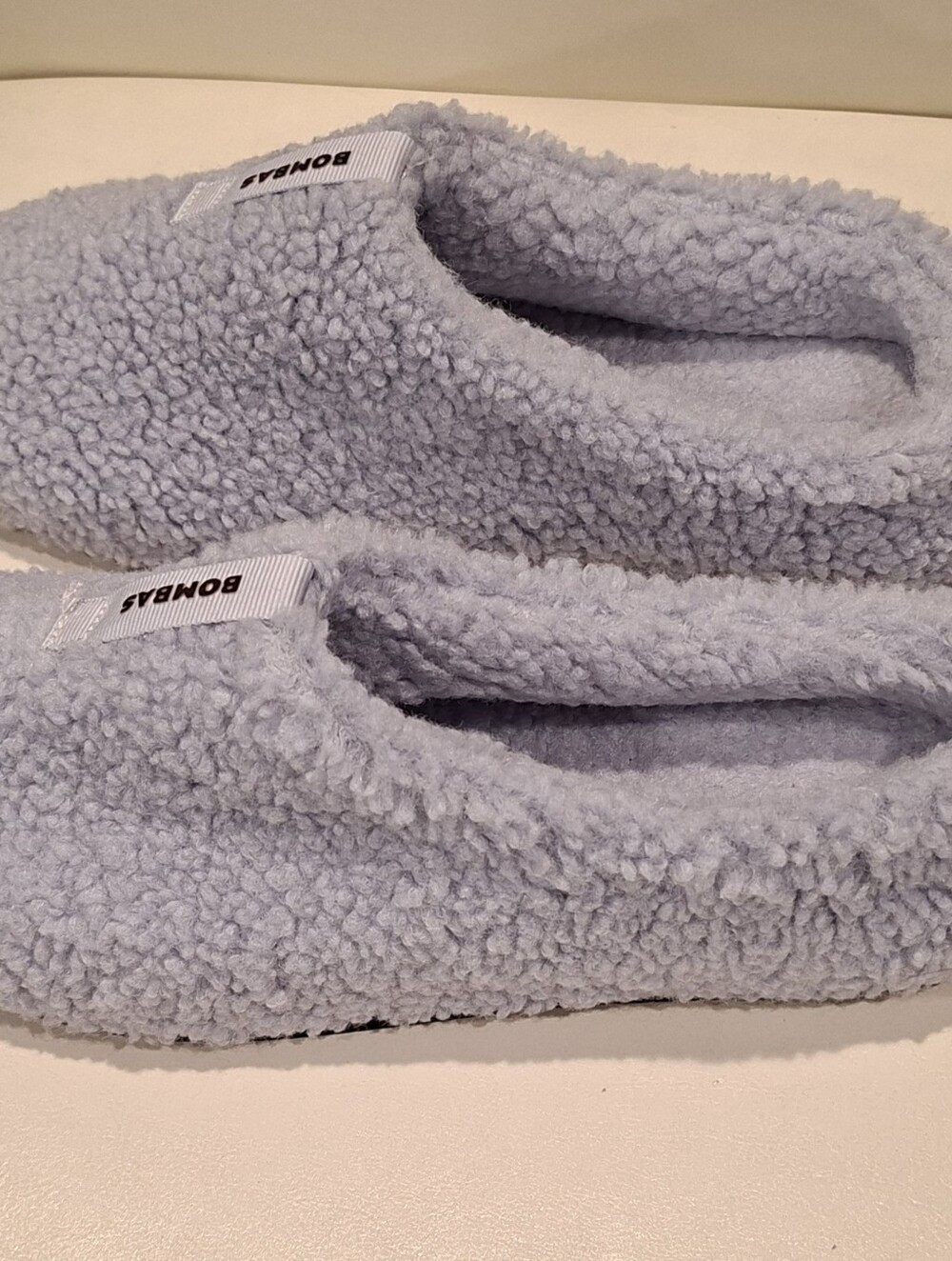 Bombas Women's Sherpa Slip-On Slippers in Light Blue Size 8